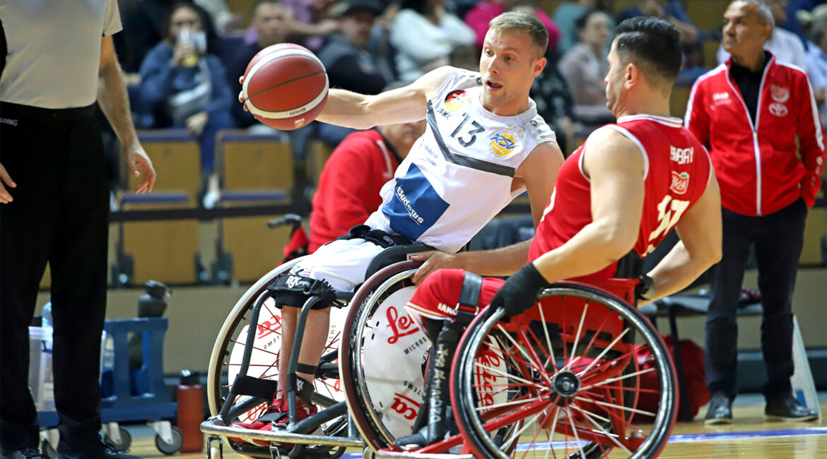 Thomas Böhme im Spiel gegen die Köln 99ers | Foto: Achim Dieckmann