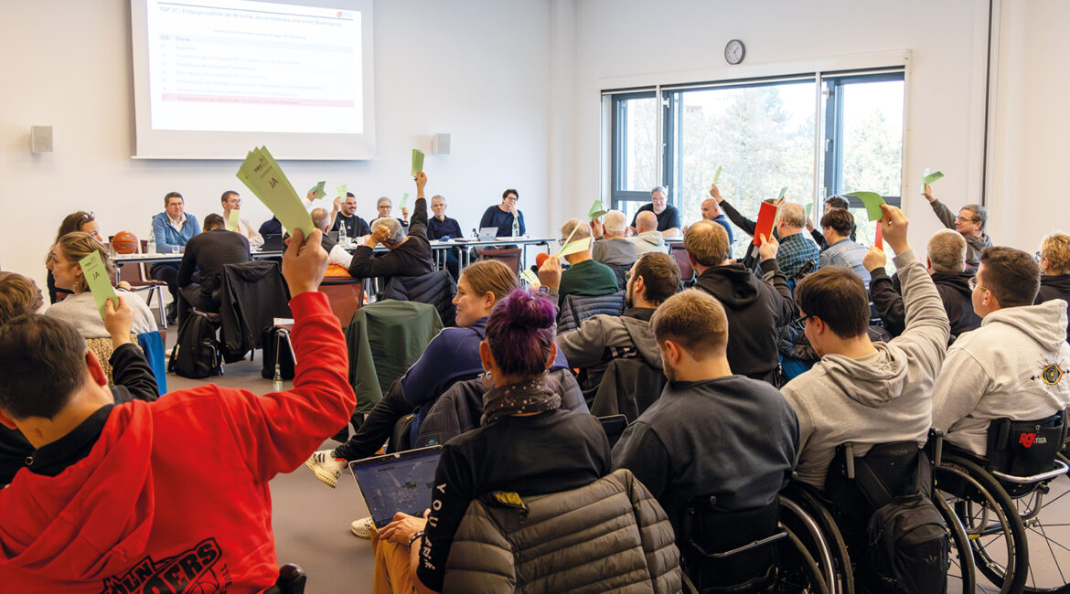 Zahlreiche Anträge kamen bei der ordentlichen BVV in Wetzlar zur Abstimmung. | Foto: Gregor Pleßmann