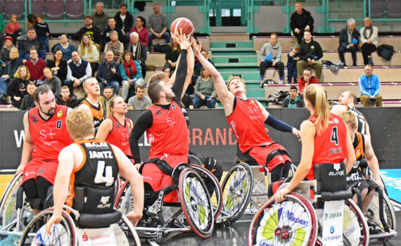 Tip-Off im Bundesliga-Spiel RSV Bayreuth gegen Hannover United. | Foto: RSV Bayreuth