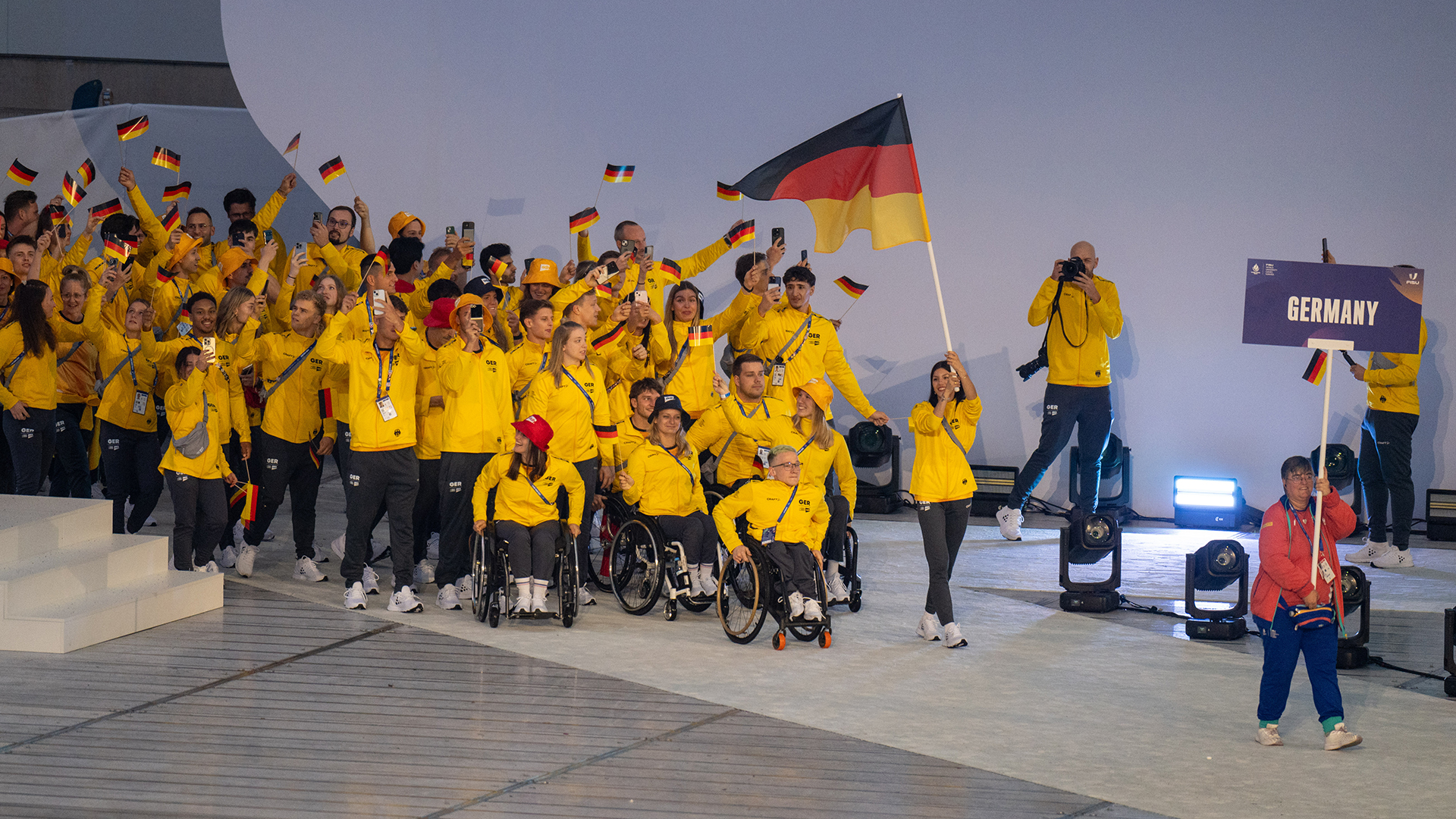 Einlaufen der deutschen Delegation bei den FISU World University Games Rhine-Rhur 2025 bei der Eröffnungsfeier im Duisburger Stadion. | Foto: Rhine-Ruhr 2025/Anthiny Hanc