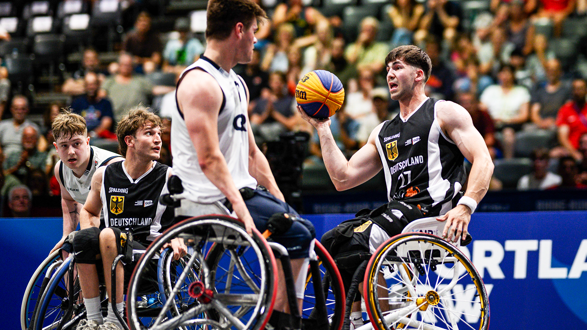 Thomas Reier von der Uni zu Köln (r.) war im Spiel gegen Großbritannien der Punktelieferant. | Foto: Rhine-Ruhr2025/Lukas Schulze