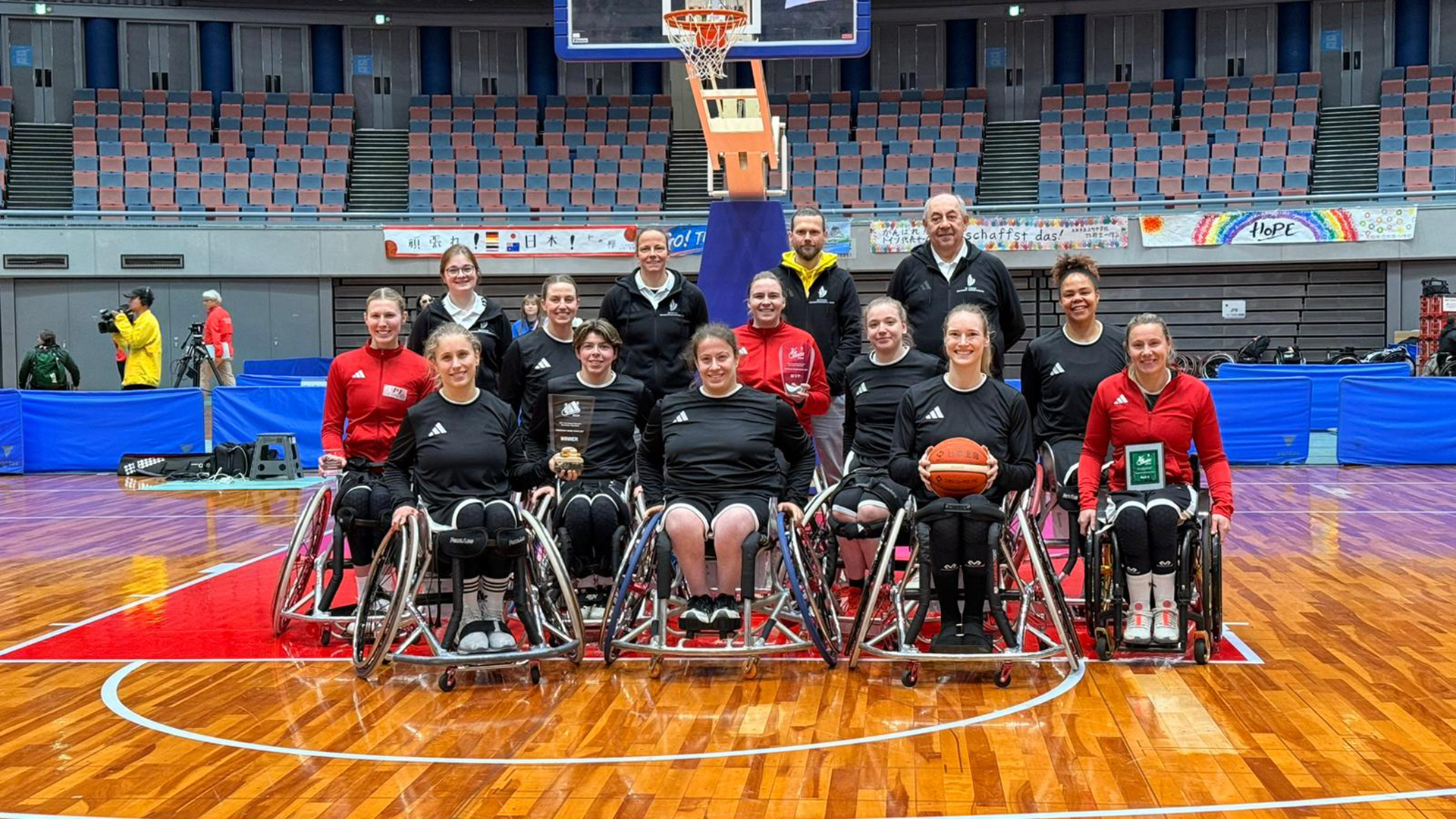 Gruppenbild der deutsche Damen-Auswahl nach dem Gewinn des Osaka Cup. Foto: Privat