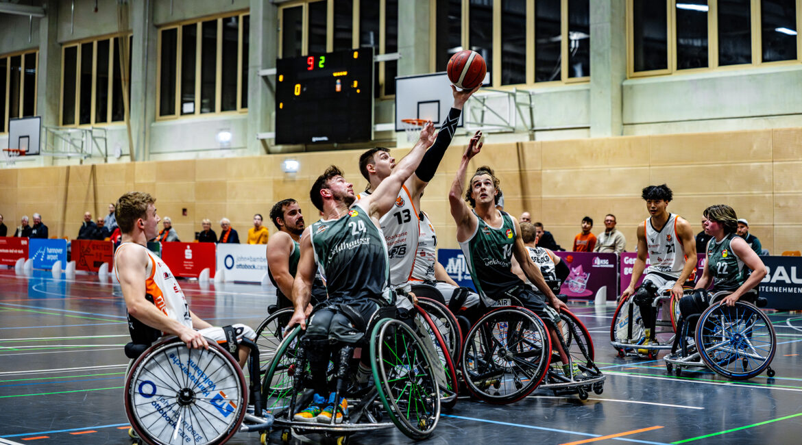 Szene aus dem Bundesligaspiel Hannover Unired gegen München Iguanas. | Foto: Philipp Sonnack
