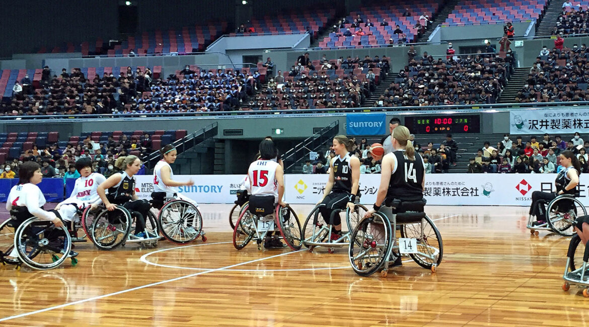 Die deutsche Rollstuhlbasketball-Nationalmannschaft vor dem Tippoff beim Osaka Cup 2026. | Foto: Privat