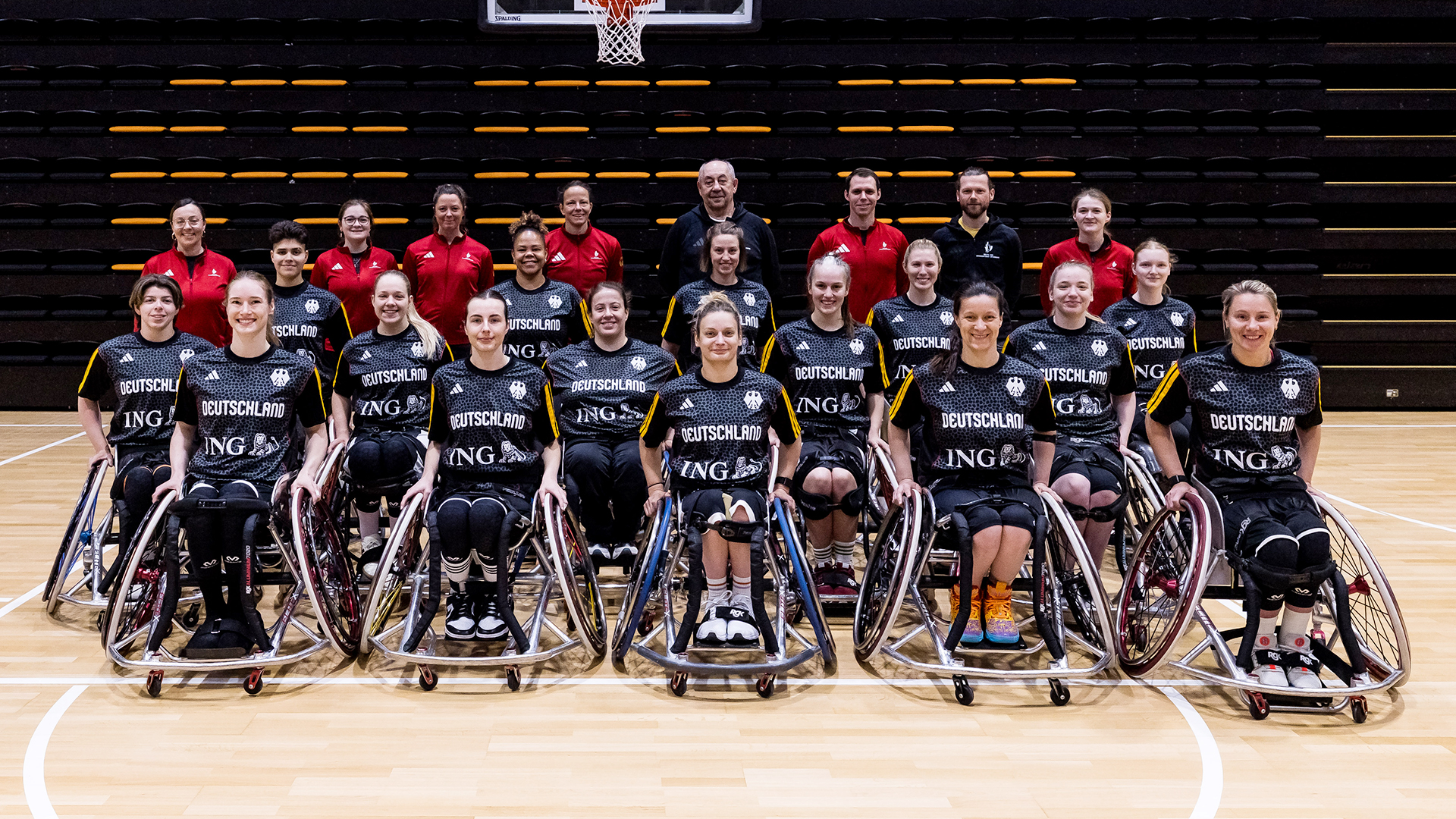 Gruppenbild der deutschen Rollstuhlbasketball-Nationalmannschft der Damen in Ulm. | Foto: Steffie Wunderl