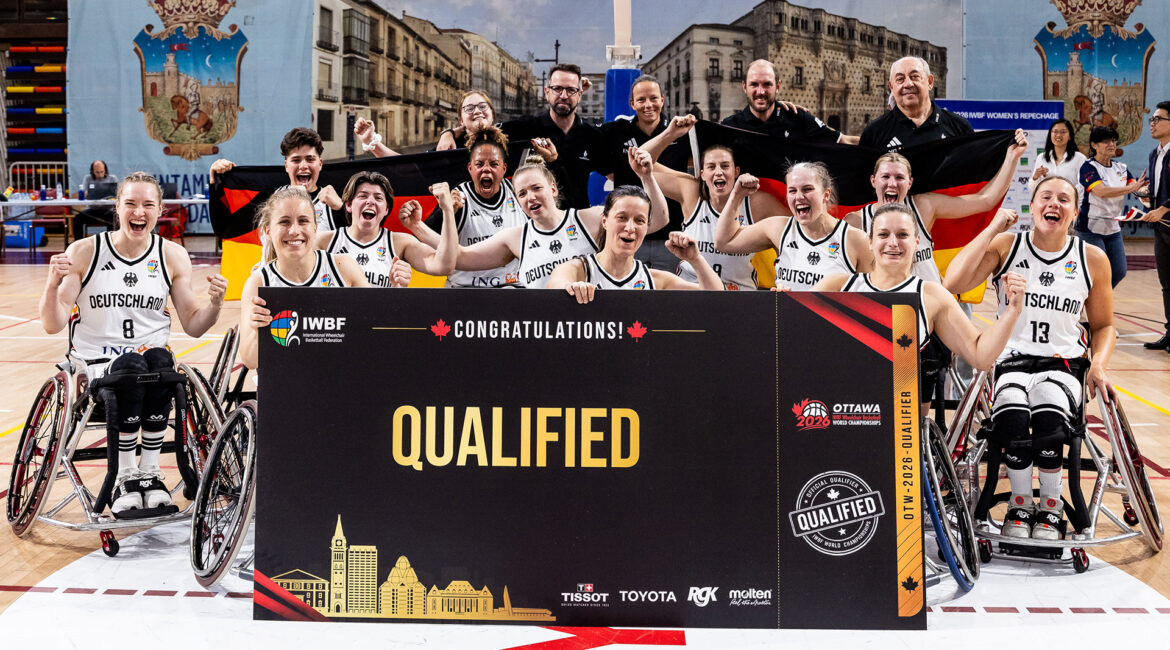 Das deutsche Team mit dem großen symplischen WM-Ticket. | Foto: Steffie Wunderl