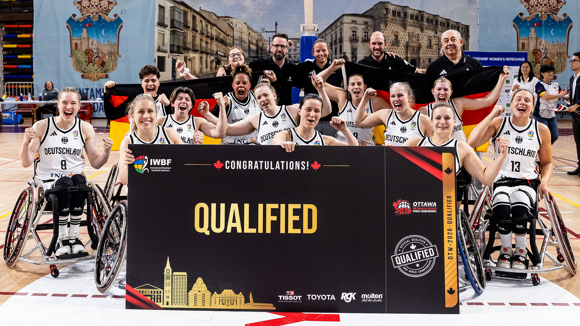 Das deutsche Team mit dem großen symplischen WM-Ticket. | Foto: Steffie Wunderl