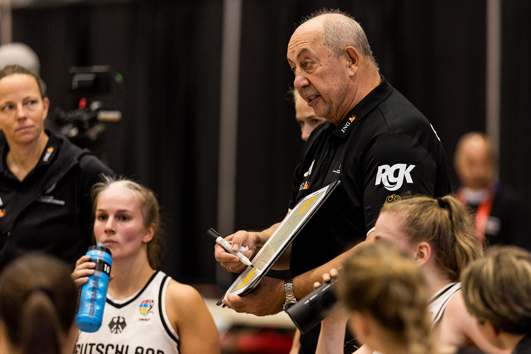 Bundestrainer Josef Jaglowski in einer Auszeit. | Foto: Steffie Wunderl